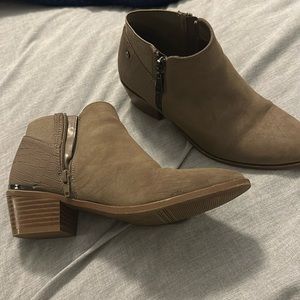 Simply Vera Vera Wang Taupe Croc-Accent Ankle Booties